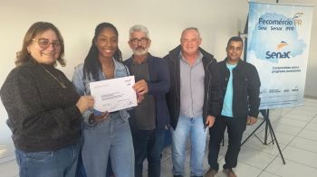 FOTOS - ENTREGAS DE CERTIFICADOS