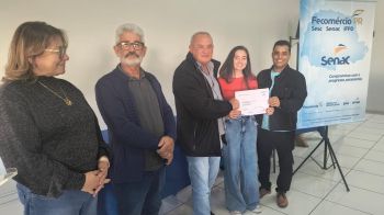 FOTOS - ENTREGAS DE CERTIFICADOS