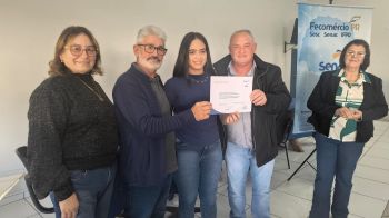 FOTOS - ENTREGAS DE CERTIFICADOS