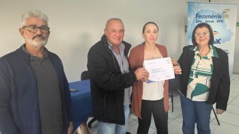 FOTOS - ENTREGAS DE CERTIFICADOS