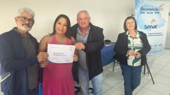 FOTOS - ENTREGAS DE CERTIFICADOS