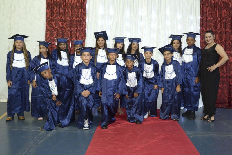 Escolas de Icaraíma celebraram recentemente suas formaturas, envolvendo alunos da Educação Infantil, 5º e 9º anos.